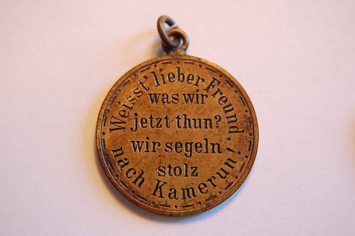 Kolonien Kolonien Messing Medaille Kamerun / Angra Pequena. ss-vz mit Originalöse Medaille um 1900 ss-vz 