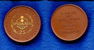 DDR/Berlin, Porzellan Medaille, 25 Jahre Sparkasse das Kreditinstitut für die Bevölkerung, Picture
