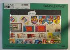 diverse 50 verscheidene Flaggen und Wappen