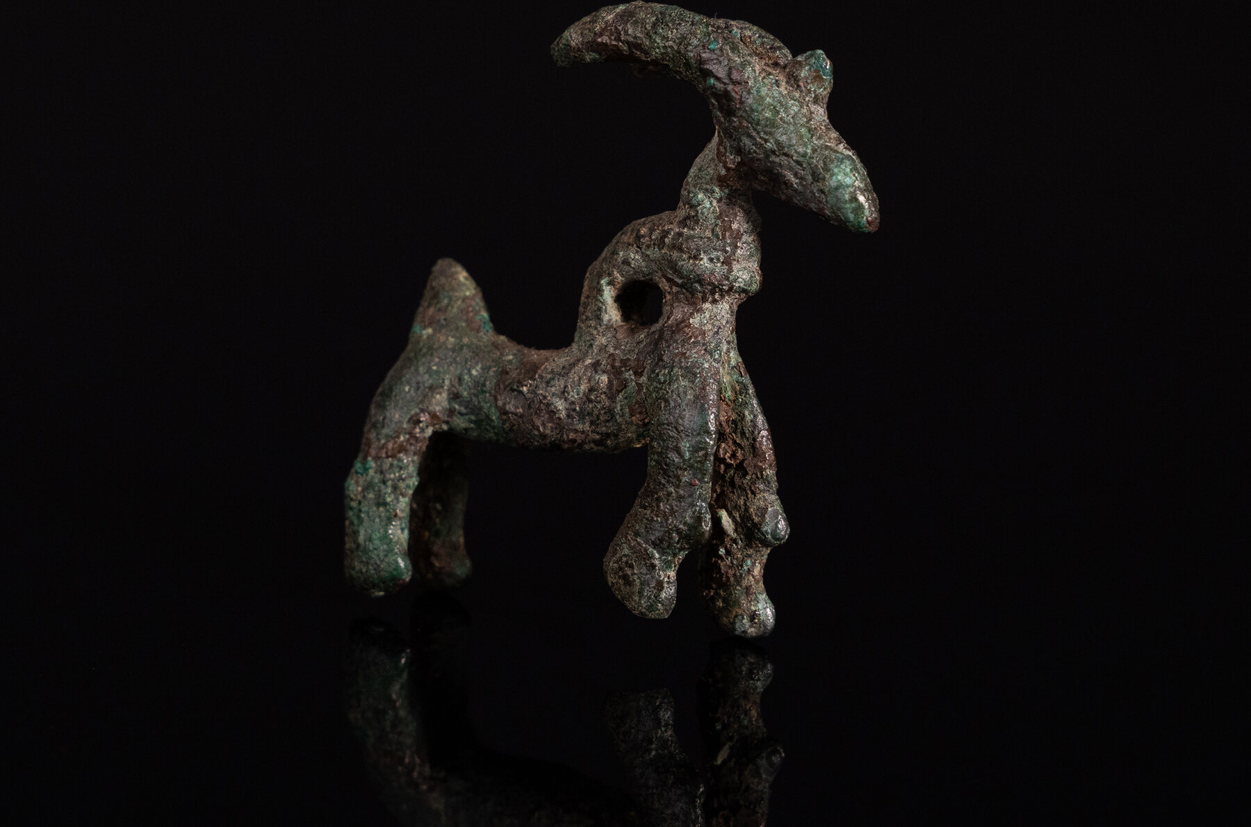 Iron Age pendant of a ibex, caprid pendant jewelry from Luristan | MA-Shops