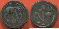Antike Münzen DENIER JULES CAESAR 100-44 AV J-C D'ARGENT A L'ÉLÉPHANT A/ ÉLÉPHANT MARCHANT A DROITE, PIÉTINANT UN SERPENT, A L'EXERGUE CAESAR. R/ E -