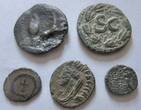 Rom 3. Jhd.- 4. Jhd n. Chr. Lot von 3 x Ae-Griechen und 2 x Provinzialrömer u. a. Nero F-VF