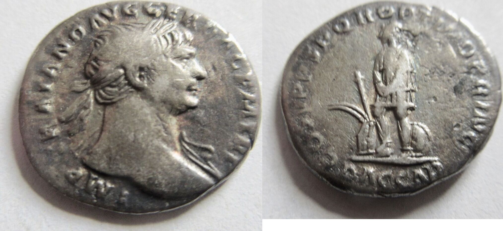 Rom 110 n. Chr. Denar von Trajanus Rs. Daker n. links stehend very fine |  MA-Shops