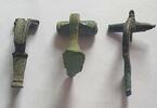 Rom Fibeln 4. Jhd. n.Chr Konvolut von 3 x R&ouml;mischen Fibeln aus Bronze  2... 40.47 US$  +  19.66 US$ shipping