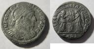Rom Ae-16 (Follis) Ae-18 (Follis) von Constantinus I. (dem Großen) aus Arelate Rs. zwei Viktorien -