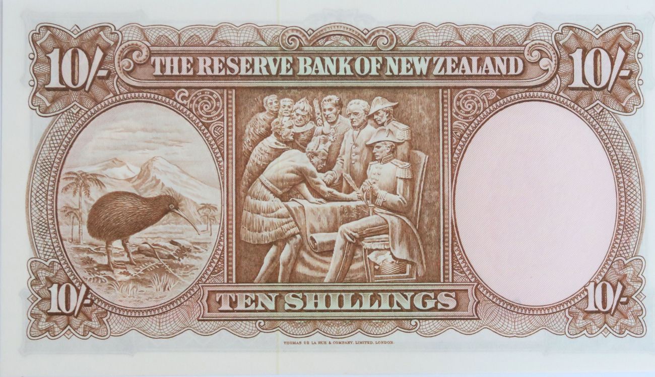 New Zealand 10 Shillings 1967 R.N. Fleming with security thread