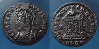 Roman Empire follis ou nummus CONSTANTINUS II Caesar, CONSTANTIN II César, follis ou nummus London en 322-323, buste casqué, VOTIS XX, 17,5mm, 3,23 grms, RIC -