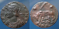 Roman Empire nummus URBS ROMA, nummus Trèves, Trier, Treveri en 333-334, Palme entre les deux astres, RIC 561, 16mm, 2,49g, TTB/TB+ -