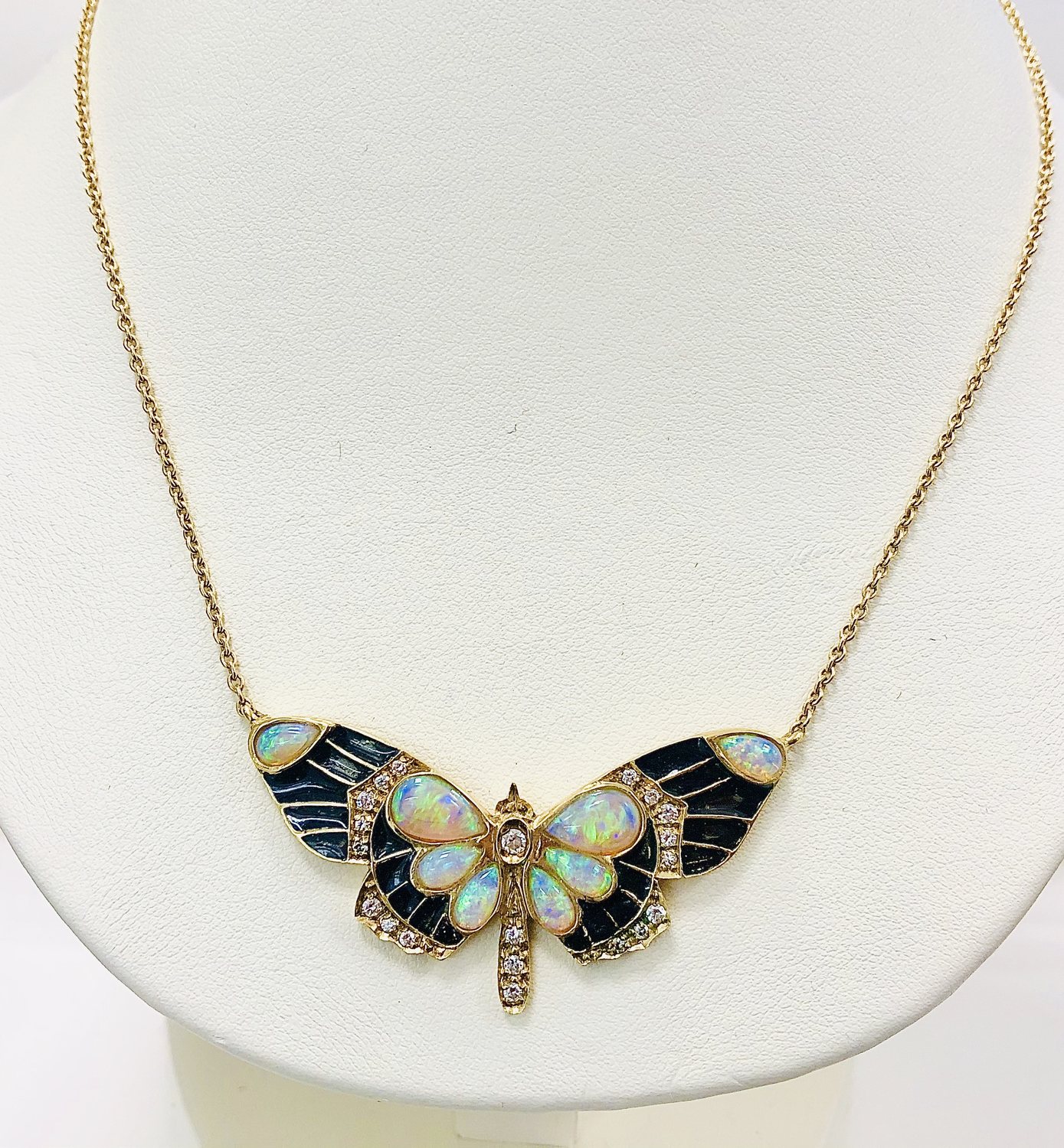 Goldkette Mit Schmetterling