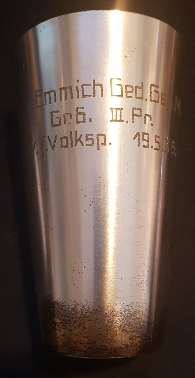 Deutschland Becher 19.5.1935 v. Emmich Ged.Gep.M. Gr6. III.Pr. V.f