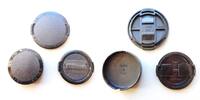 Foto - Objektiv - Deckel unbek. Herst.jahr Deutschland versch. Leica (2x) Objektivdeckel, 2x Schnapp-, 1x Aufsteckbefestig-Fotozubehör, nur leich...