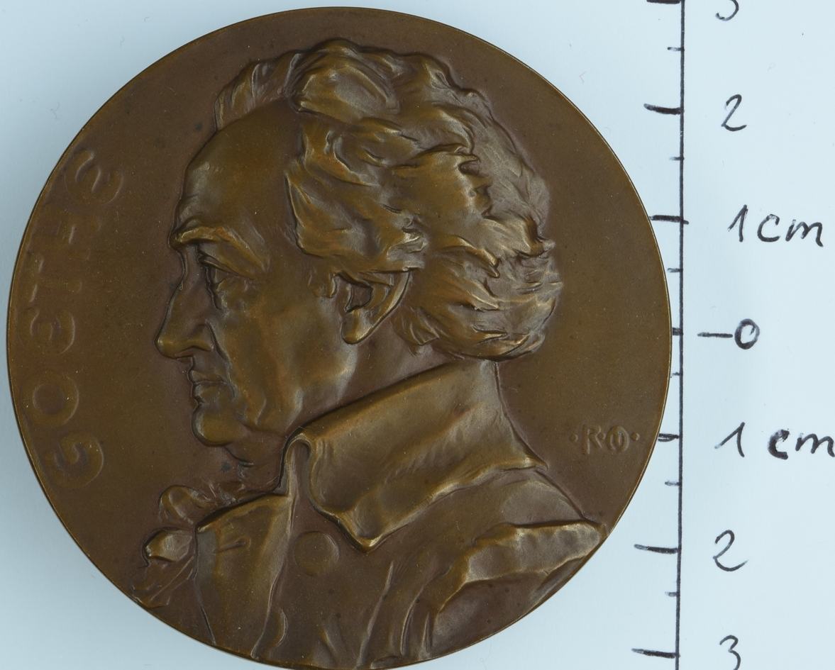 Гете рубль. Медаль Гете 1749-1832. Медаль Гете 1749-1832 медь. Medaille o.j. Bronzeguß Goethe (1749-1832), einseitig, CA. 40 Mm EF. Медный знак Гете.