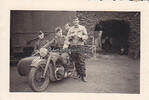 Drittes Reich Foto / Wehrmacht / Motorrad mit Beiwagen und Soldaten -