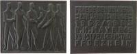Neujahr Plakette Bronze Neujahr - fünf Männer im Gespräch, Schrift, v. B.H. Mayer Pforzheim, ca. 40 x 50 MM -