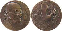 Neujahr Medaille Bronze Neujahr - Mahatma Gandhi, Gewaltlos zur Freiheit, Brustbild halbrects / Taube mit Friedenszweig, v. B.H. Mayer Pforzheim, -