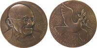 Neujahr Medaille Bronze Neujahr - Mahatma Gandhi, Gewaltlos zur Freiheit, Brustbild halbrects / Taube mit Friedenszweig, v. B.H. Mayer Pforzheim, -