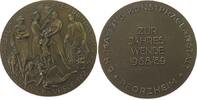 Neujahr Medaille Bronze Jahreswende - Frieden, Menschengruppe aus verschiedenen Nationen - Frieden / Schrift, v. B.H. Mayer Pforzheim, ca. 50 MM -
