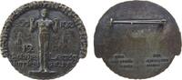 Sport Teilnehmerabzeichen Messing versilbert Leipzig - 12. Deutsches Turnfest, Athlet auf Podest, Entwurf: Hans Zeissig, ca. 39,8 x 44 MM, intakte Nadel, -