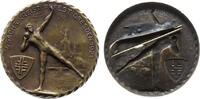 Sport Abzeichen Bronze Dresden - auf das 4. Sächsische Kreisturnfest, Kugelstoßer vor Stadtansicht, einseitig, ca. 39 MM, intakte Nadel -
