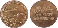 Berlin Medaille Bronze Berlin - auf die Luftbrücke von 1948, Rosinenbomber über Transportwesen / Schrift -Die Welt bewundert den Kampf de -