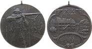Schützen tragbare Medaille Silber Mülhausen (Mulhouse) - auf das III. Gauschiessen, Schütze im Anschlag vor geselliger Runde / Wappen über Rathaus, ca. 34 -