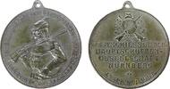 Schützen tragbare Medaille Messing versilbert Nürnberg - auf das Festschießen der Hauptschützengesellschaft, Schütze mit Filte und Schießscheibe / Mehrzeil -
