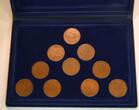 Deutschland Bundesrepublik Bayern Bronzemedaillen Lot 10 Stück GN1102 - Fussball WM München 1974 Fussballweltmeisterschaft 74 UNC in original Box, Patina