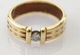 Ringe  Goldener Spannring mit zentralem Brilliant | 585 / 4,9g / Gr. 52
