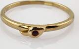 Ringe  Feiner Goldring mit zentralem Rubin | 333 / 1,5g / Gr. 62