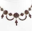 Halsketten & Anhänger  Prunkvoll-historisches Granatcollier mit böhmischen Granaten um 1900