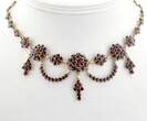 Halsketten & Anhänger  Prunkvoll-historisches Granatcollier mit böhmischen Granaten um 1900