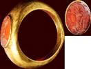 ARCHAEOLOGIGAL OBJECT - ROMAN TIMES - Gold ring with agate intaglio, circa 1st / 2nd century AD -