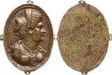 Einseitige hochovale Bronzemedaille o.J. (18./19. Jh.) Büste einer Dame mit Perlenkette und Haube, unbestimmt, 46 mm x 36 mm VF, 4 Befestigungsösen, eine abgebrochen