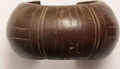 Afrika primitive money due to it's weight and size postage cost is 30 EUR -