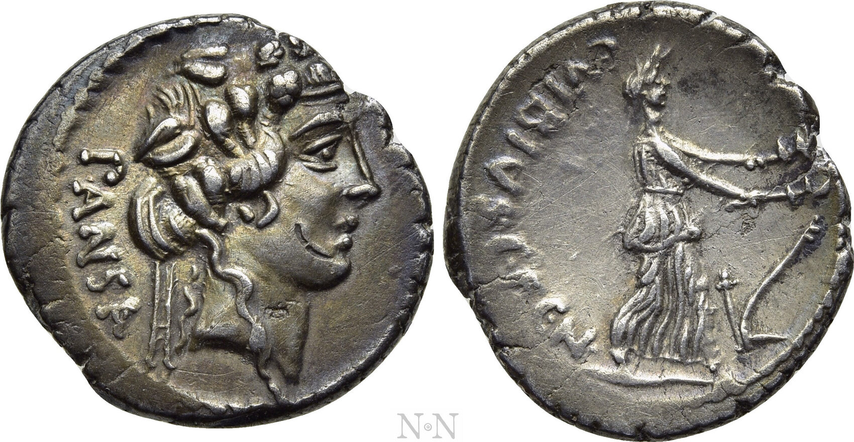 Römische Republik C. VIBIUS C.F. C.N. PANSA CAETRONIANUS. Denarius (48 ...