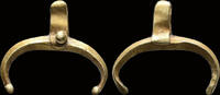 Roman gold pendant Roman gold pendant in the form of a crescent -