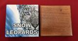 Niue Islands 1 Dollar Silbermünze 2015 Snow Leopard, Schneeleopard mit Swarovski Elementen - Serie: Wildlife Family Antique Finish with wooden box, coa & carton