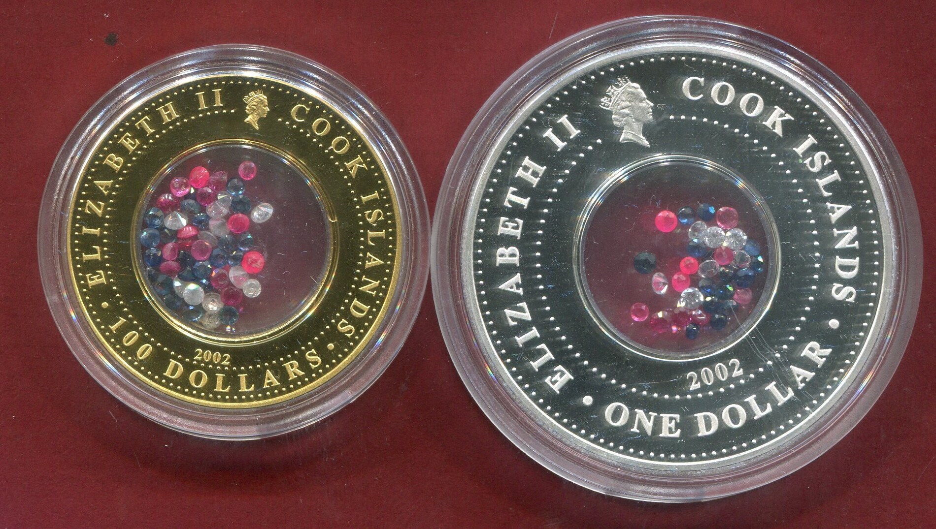 Cook Islands, Cook Inseln 100 + 1 Dollar Holey Dollar Juwelen Crown Jewels  Gold / Silber Locket Coin Kronjuwelen PP 2002 mit Edelsteinen Proof with