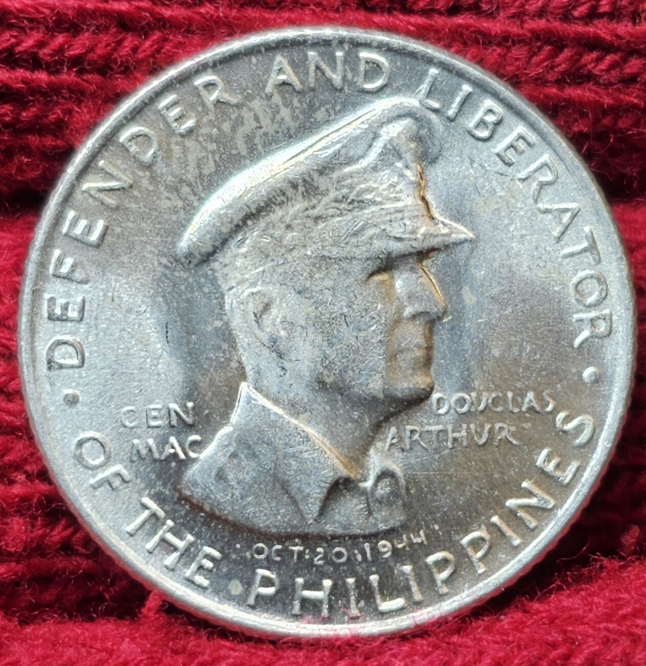 Philippinen Philippines 50 Centvos 1 Peso 1947 General Douglas MacArthur  Defender and Liberator Uncirculated | MA-Shops