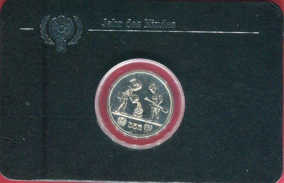 中国銀幣　1979年　國際兒童節 35元　PCGS PR65CAM 本物　希少 美術品・アンティーク・コレクション 中国銀幣 1979年 國際兒童節 35元