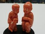 Alte Korallen Figur Schnitzerei auf Holzsockel Korallenfigur