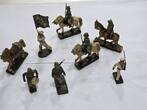 3. Reich Deutschland 2. Weltkrieg 1933-1945 Elastolin Figuren , 8 Stück Lot, Wehrmacht mit starken Gebrauchsspuren.