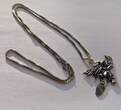Kette mit Silberanhänger (925er Sterling Silber) Hexe auf Besen Silberschmuck gebraucht, in guter Erhaltung