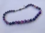 Violett farbenes Glasperlen Collier mit Magnet und Federring Schließe gebraucht, in guter Erhaltung