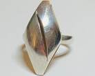 Silberschmuck 925er Silber Silberring, Silberring mit langem geometrischen Design getragen und befindet sich in einem guten Zustand
