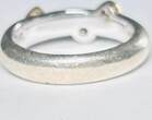 Silberschmuck 925er Silber Silberring mit drei Steinen getragen und befindet sich in einem guten Zustand