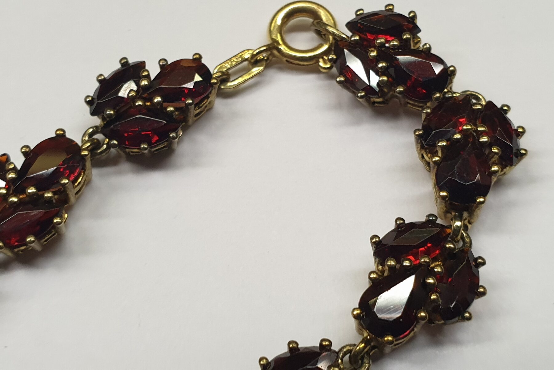 Böhmisches Granat Kt Armband 333er Gold mit Granat Goldarmband  Granatschmuck getragen, mit Gebrauchsspuren