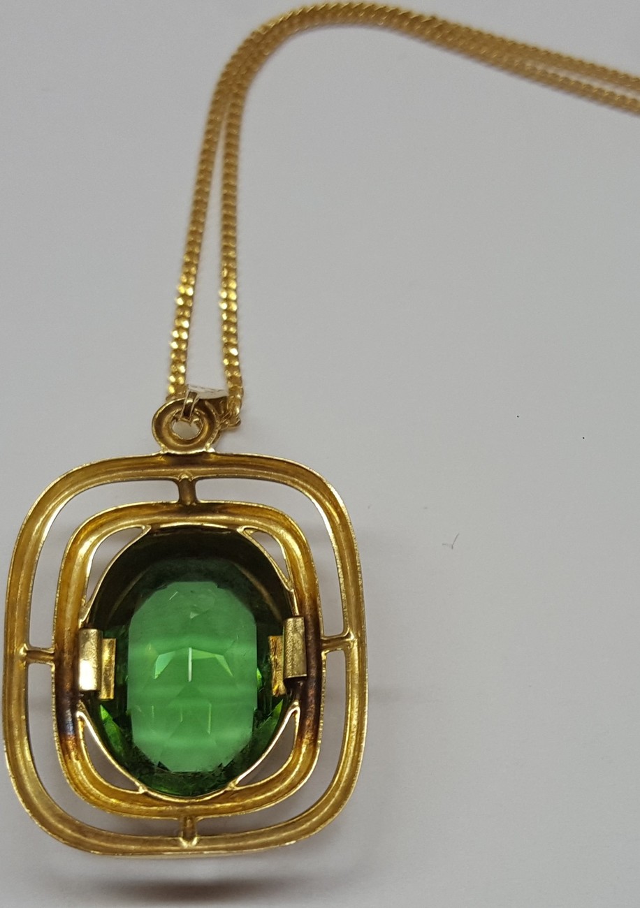 Gold Kette Mit Grunem Stein