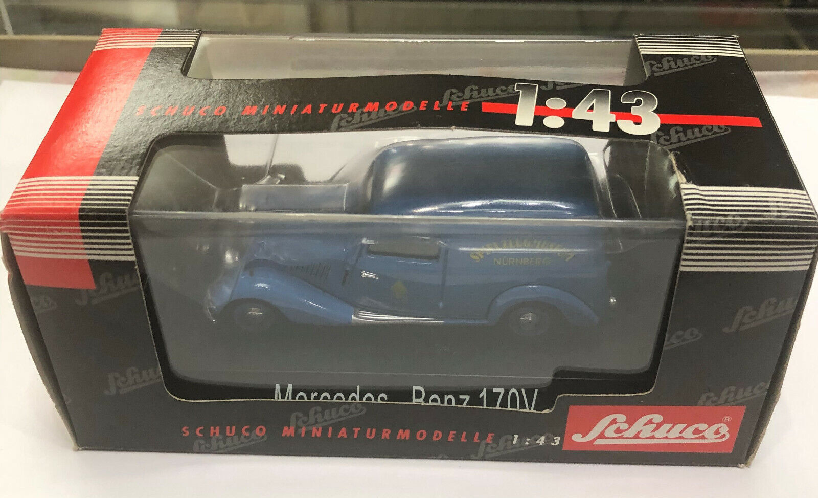 Schuco 1:18 - Model car - 1933 Mercedes-Benz 170 V Cabrio Wüstenfuchs