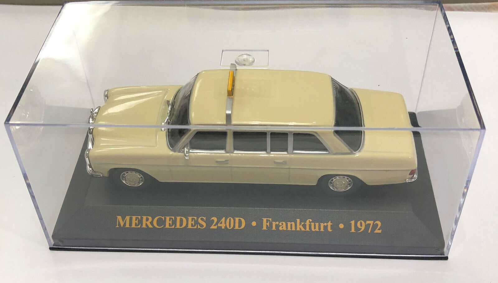 1:43 Mercedes-Benz W115 / 8 Langes Facelifting 240D 1972 - 1976
